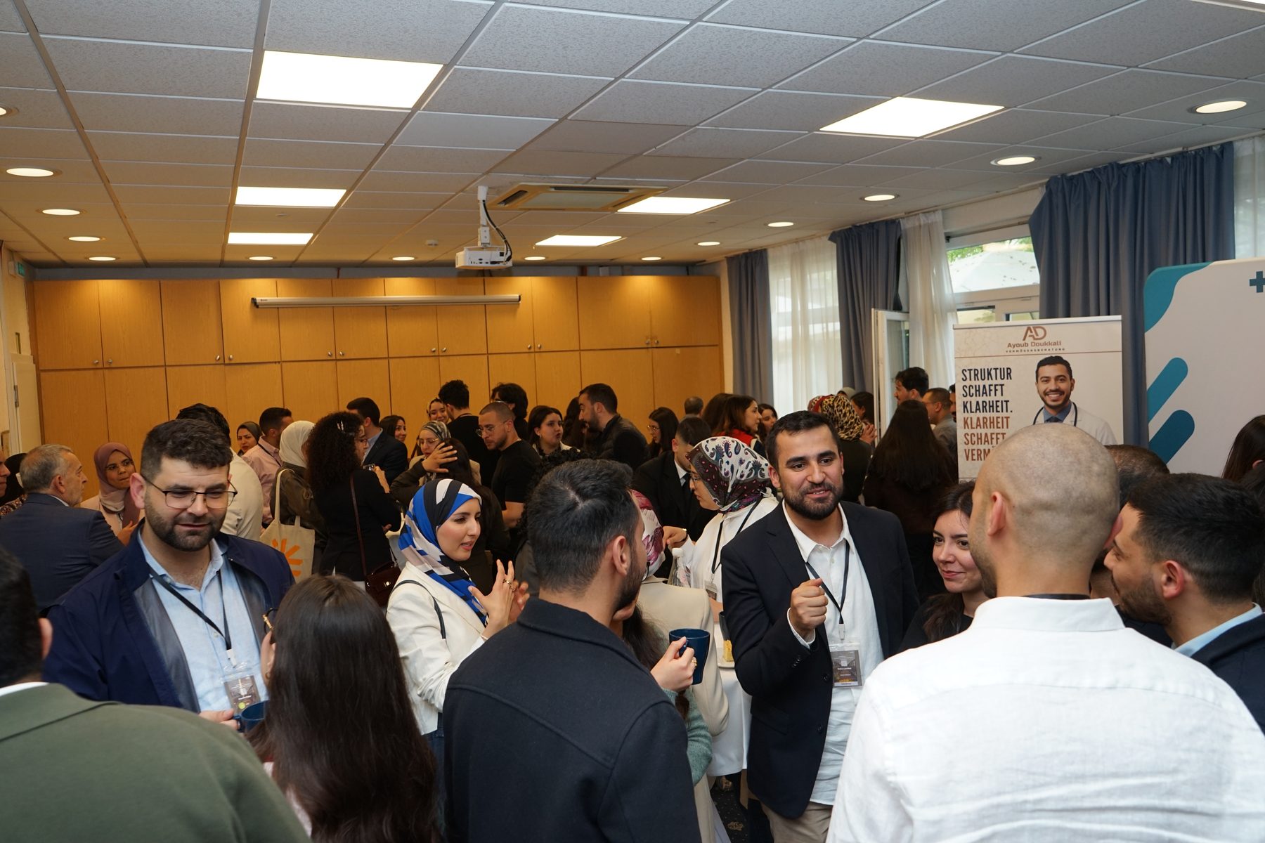 Échanges informels et networking pendant la première rencontre annuelle de la MÄD